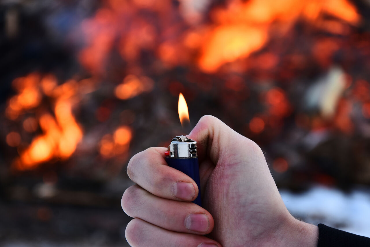 Terrorizza Sinnai con nove incendi accanto alla pineta, arrestato piromane seriale