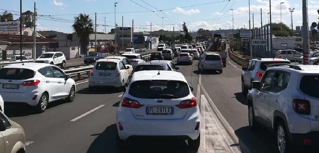 Cagliari, automobilisti furiosi: “Inferno di traffico in viale Marconi”