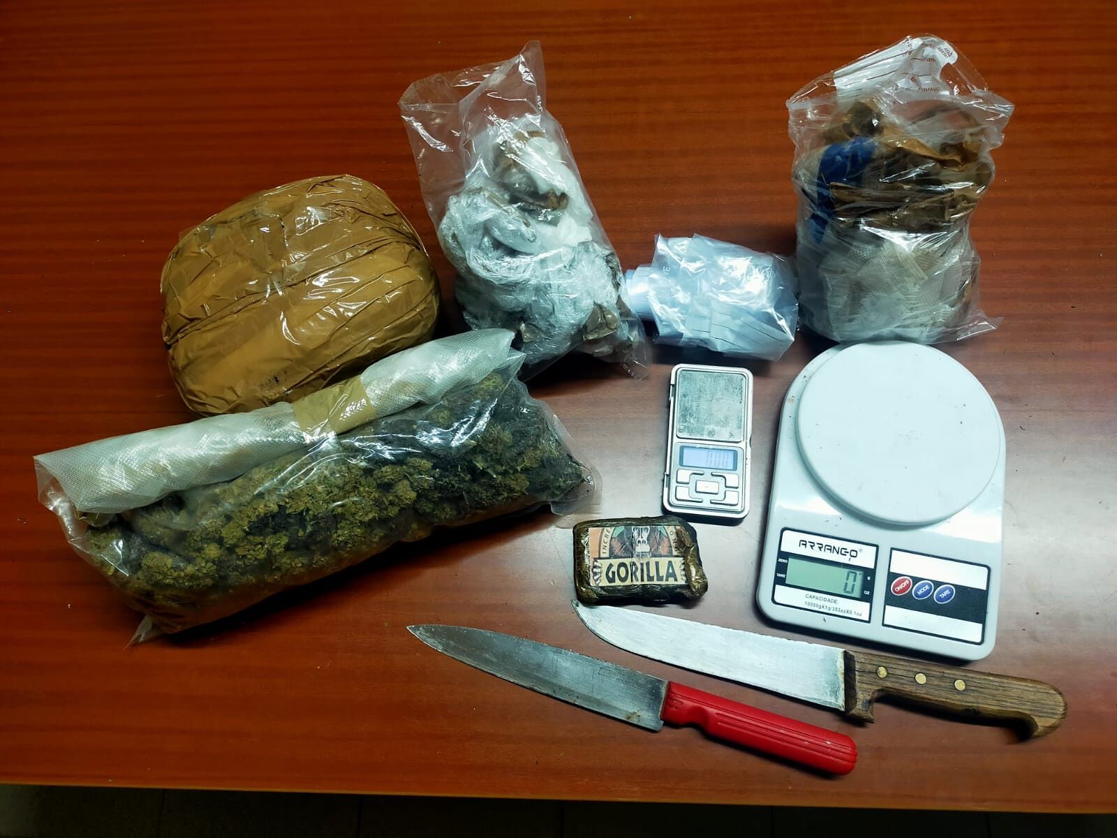 Hashish e marijuana nascosti nel bungalow, 31enne arrestato a Capoterra