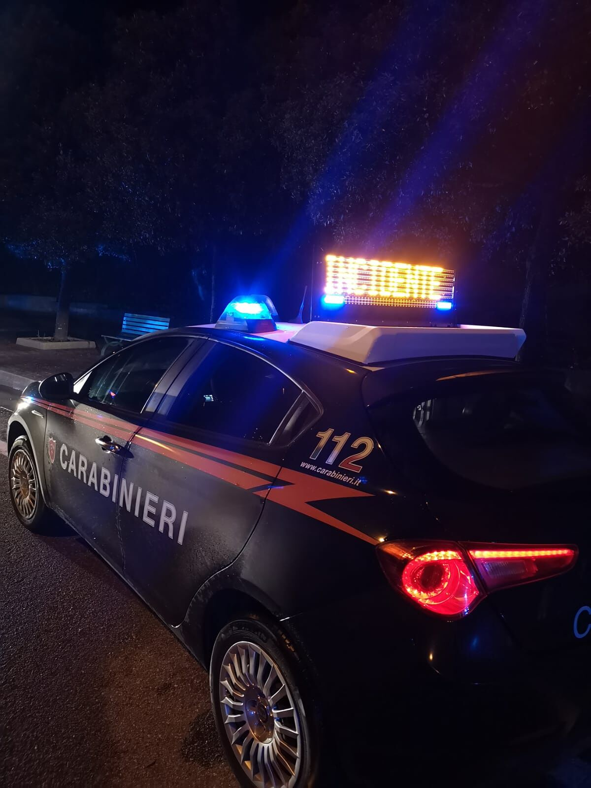 Ortacesus, ubriaco sbanda con l’auto che si ribalta: ferito un 18enne estratto dalle lamiere