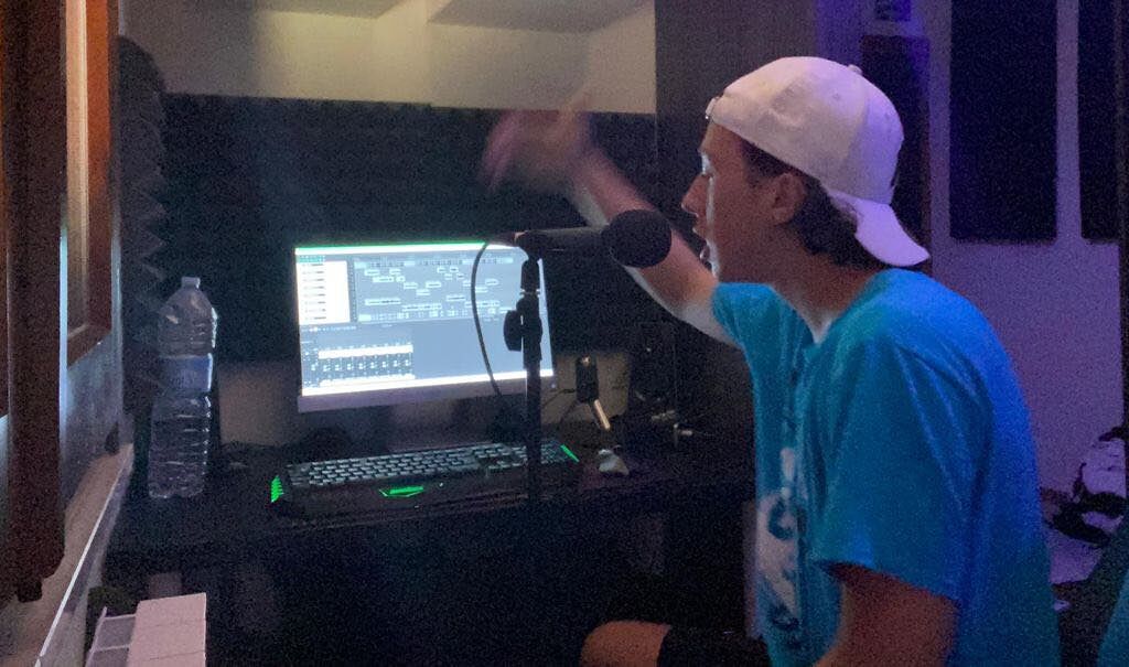 “Vitto”, un disco nato in lockdown: esordio del rapper cagliaritano Onibo