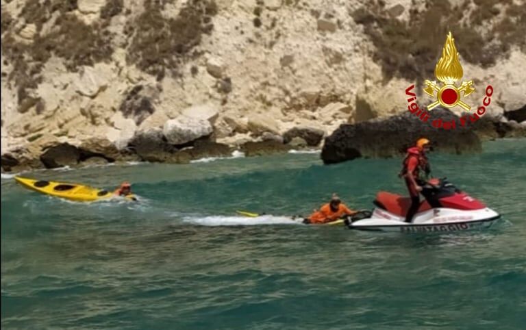 Emergenza a Cagliari, canoista in difficoltà salvato in una grotta sotto la Sella del Diavolo