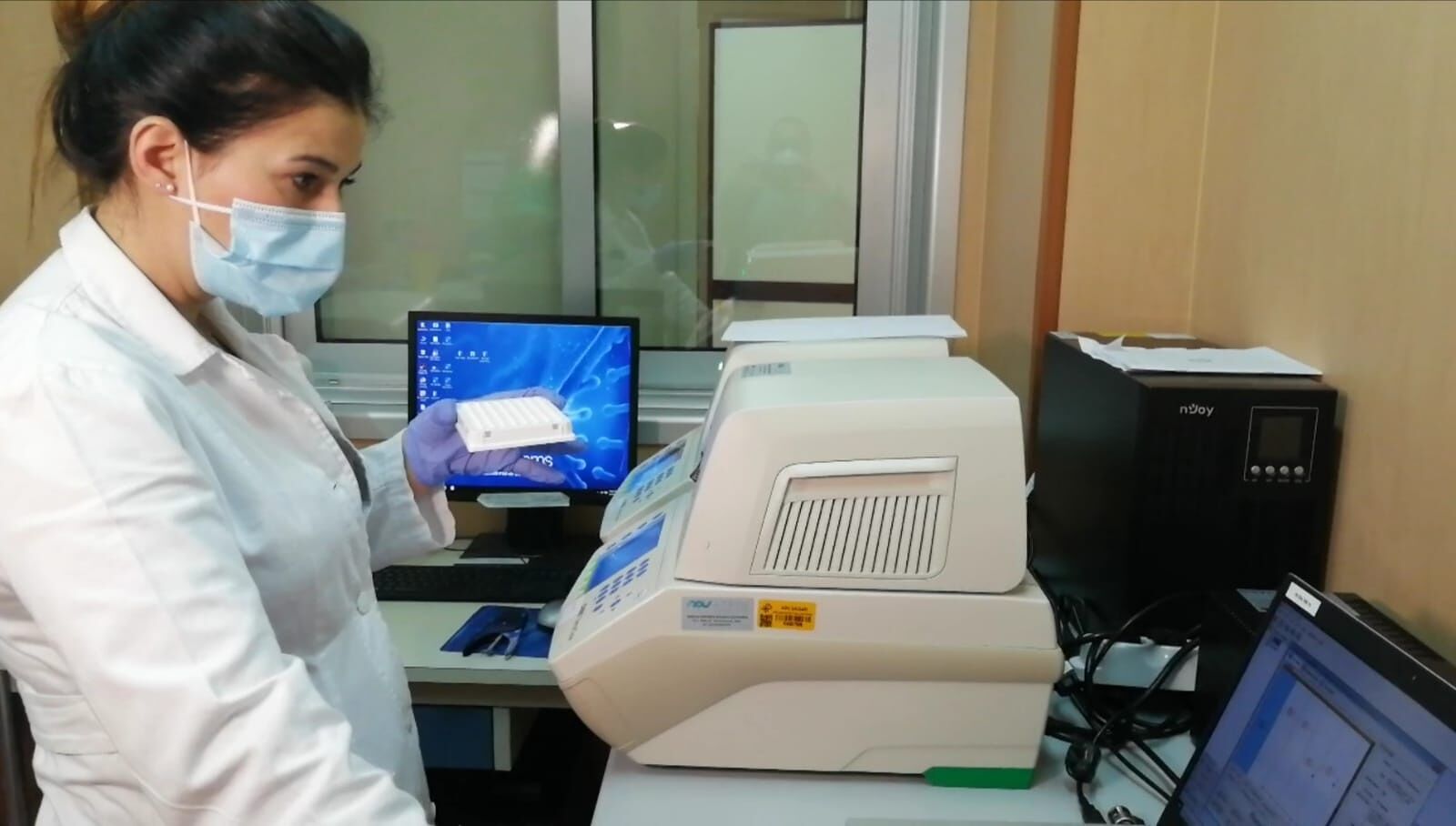 La variante delta spaventa l’isola: al 78% del nord Sardegna. Appello del microbiologo Rubino: usiamo la mascherina, giovani i più a rischio