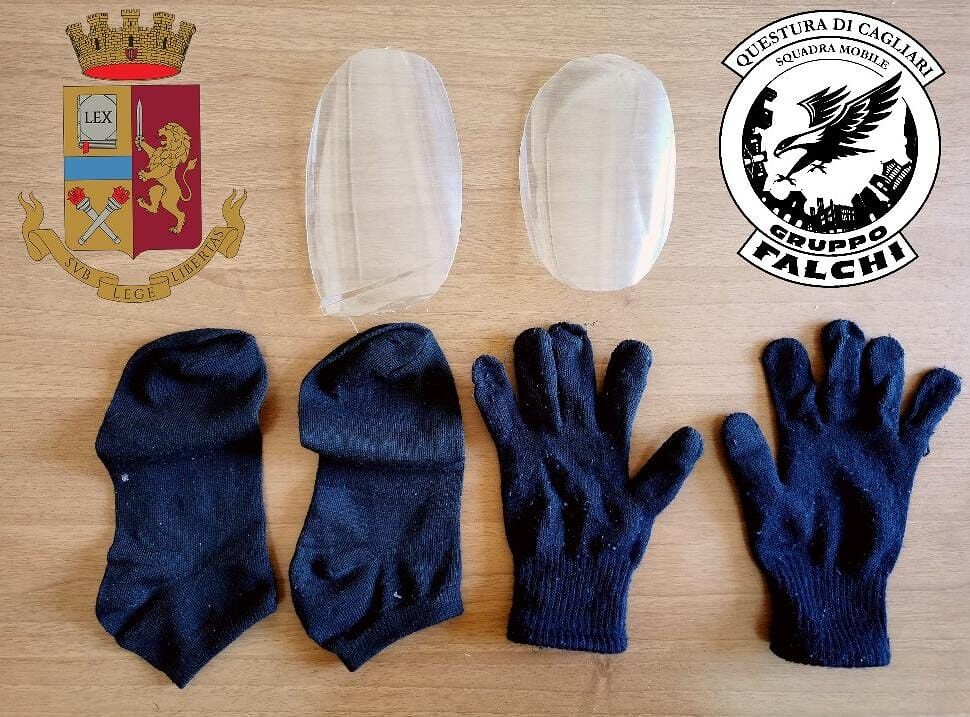 Cagliari, pizzicate con il “kit del topo di appartamento”: nei guai due donne