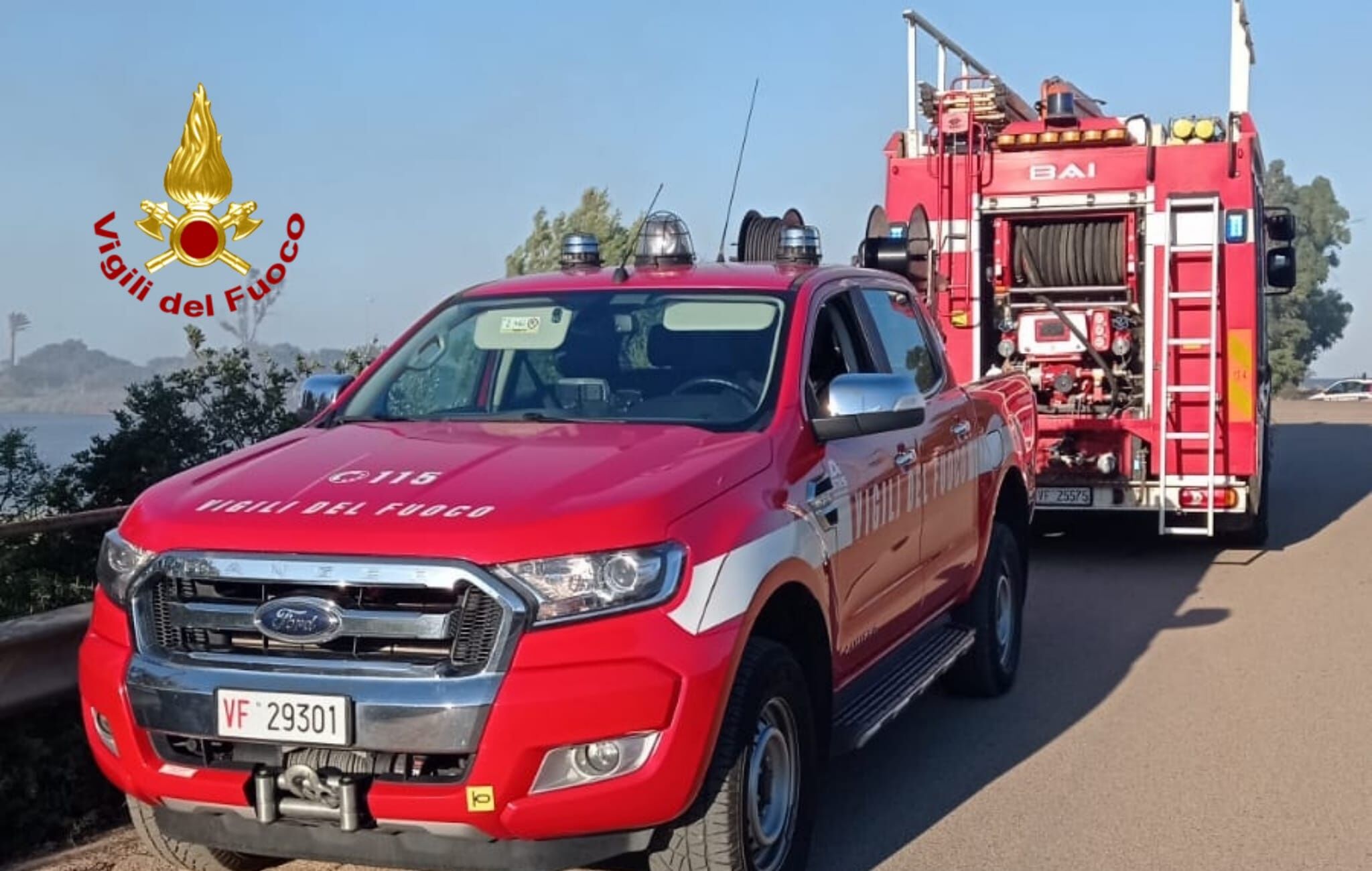Paura a Muravera per un vasto incendio: bagnanti evacuati dalla spiaggia