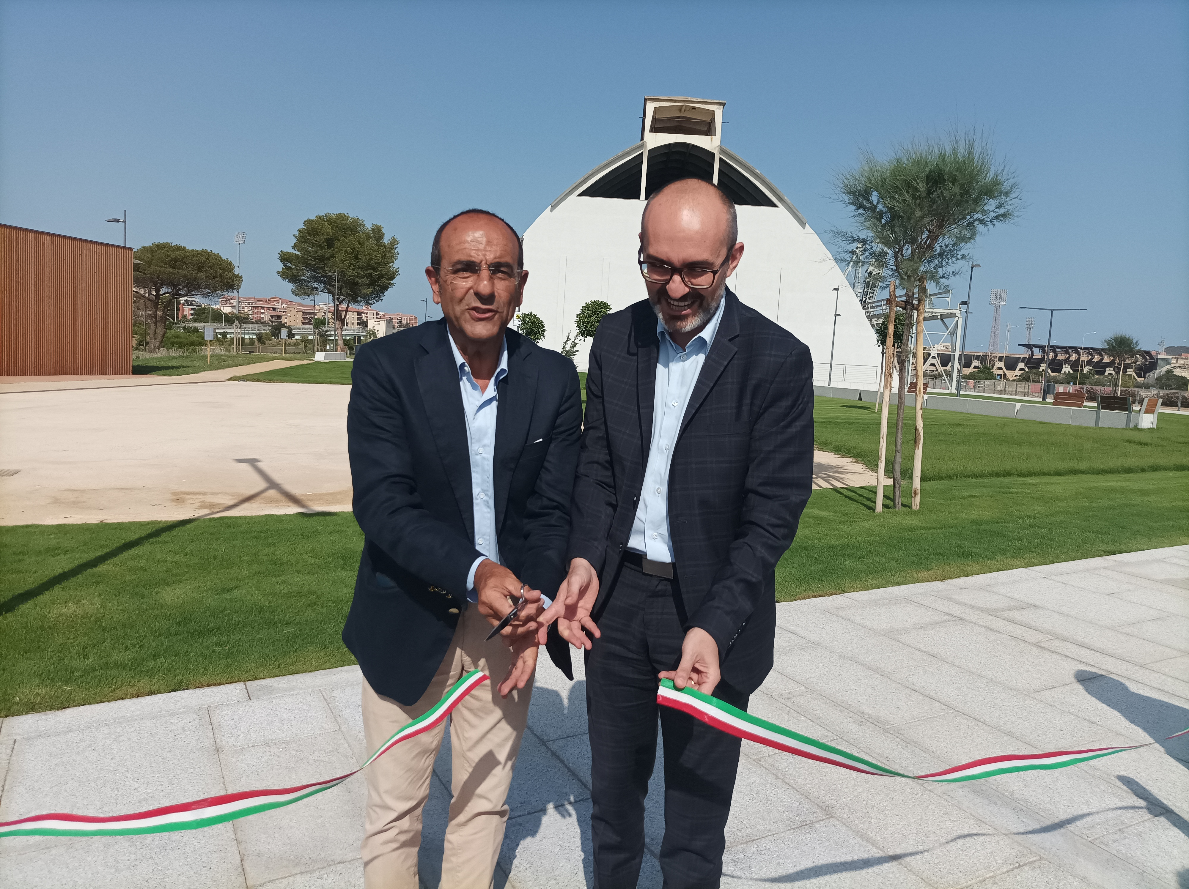 Aperitivi, concerti e relax vista mare: a Cagliari nasce il “Parco del Nervi” (VIDEO)