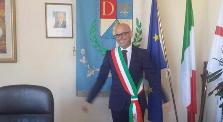 Decimoputzu, il sindaco Alessandro Scano si dimette: “Ritengo che le persone vengano prima delle poltrone”