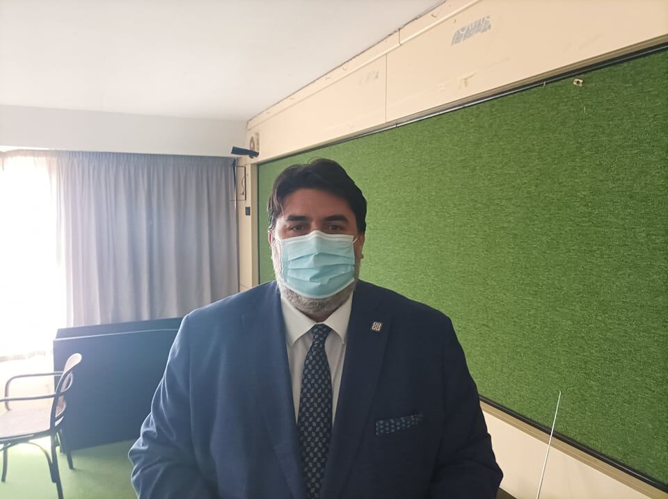 Solinas conferma i tamponi agli arrivi in Sardegna: “Nessun controllo alle partenze, mettiamo una pezza”