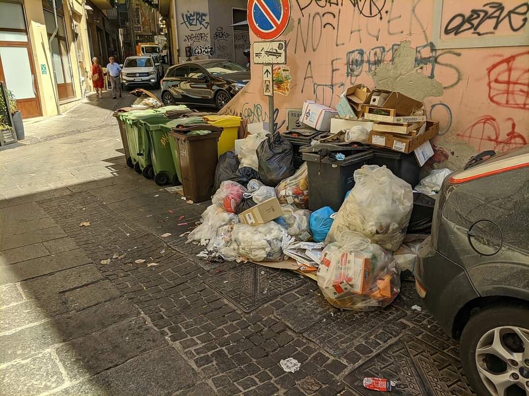 Guerra agli incivili a Cagliari, in arrivo le fototrappole e le videocamere semi mobili: vigili in azione in tempo reale