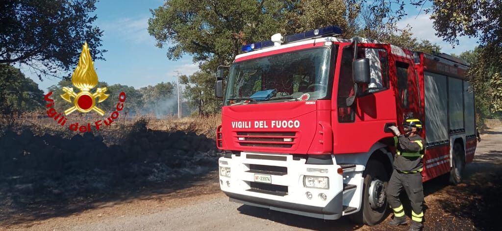 Incendi, paura nell’oristanese: fiamme a Zeddiani e Abbasanta