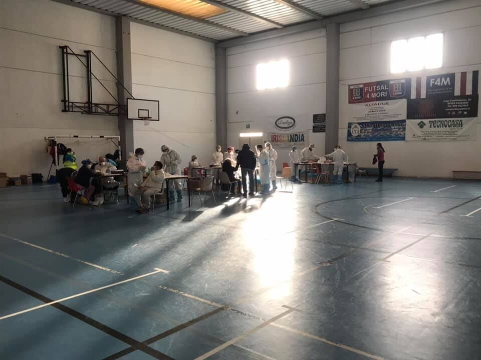 Impennata della variante Delta a Settimo: “37 casi, molti sono giovani: venite a fare il tampone”