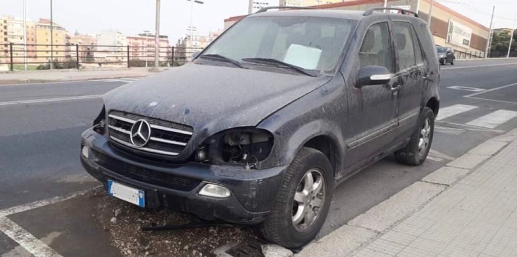 Da Sant’Elia a Is Mirrionis, cimitero di carcasse d’auto abbandonate a Cagliari