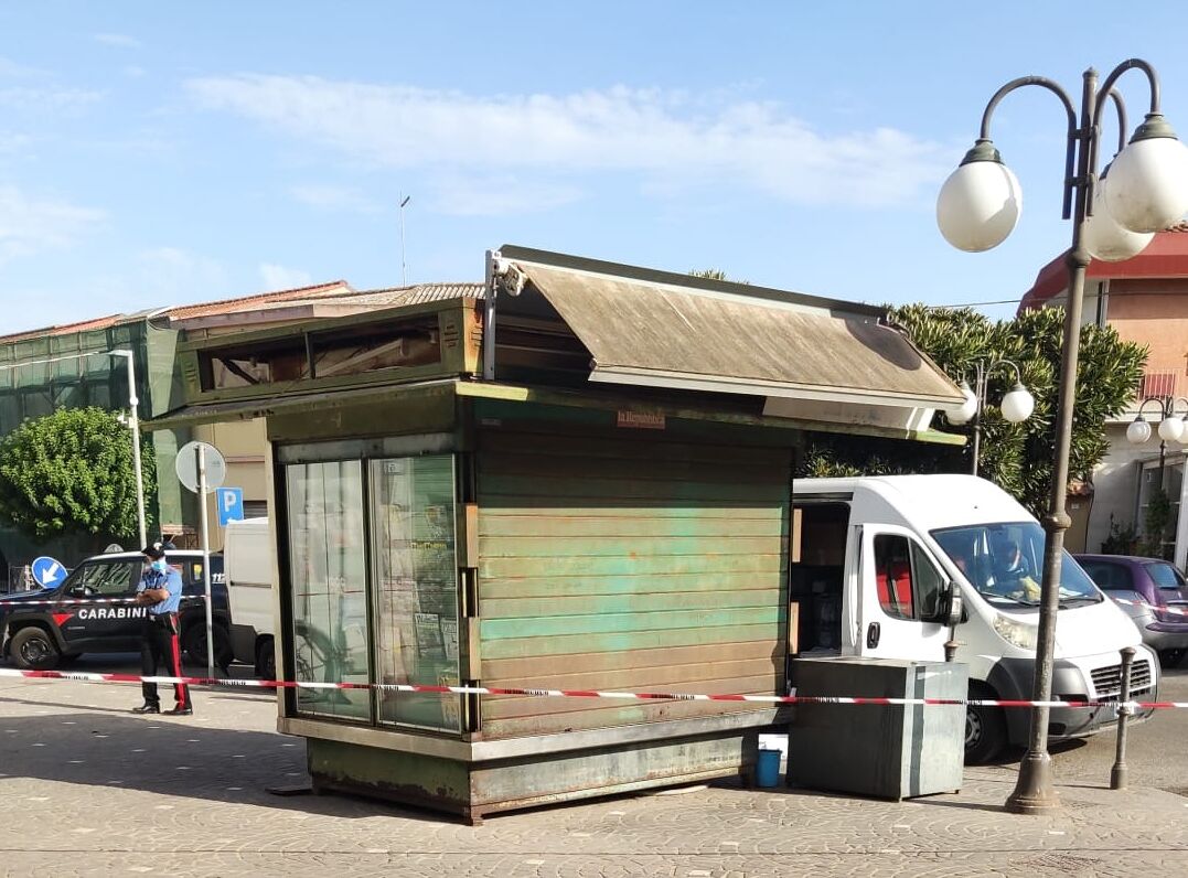 Tragedia a Serramanna, muore in piazza mentre consegna i giornali all’edicola