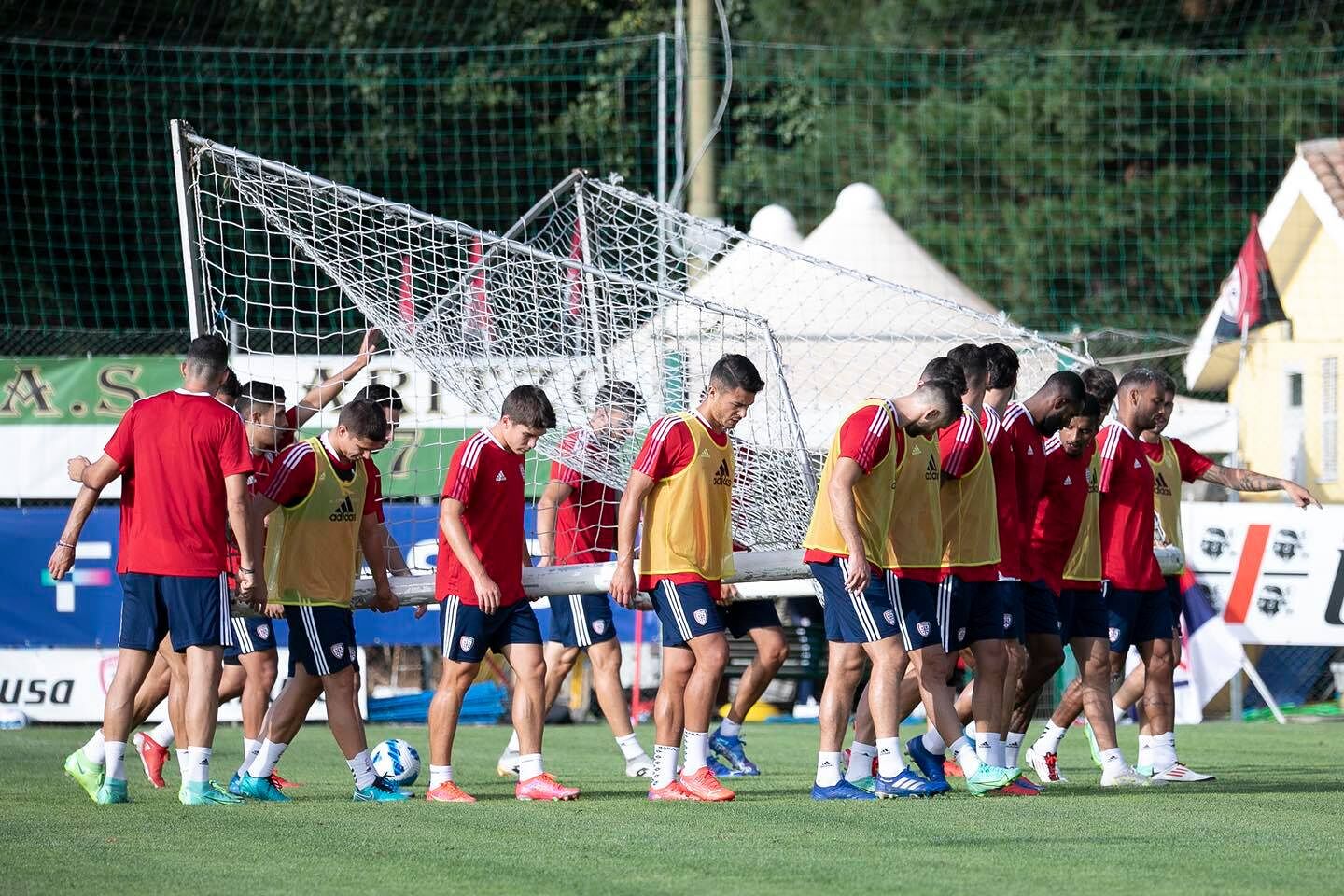 Calcio, completato il ciclo di vaccino per l’intero gruppo del Cagliari