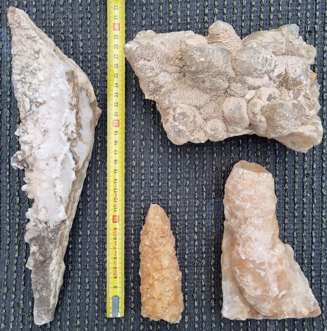 Follia in Sardegna, gruppo di turisti tedeschi spezza le stalattiti del Supramonte di Urzulei