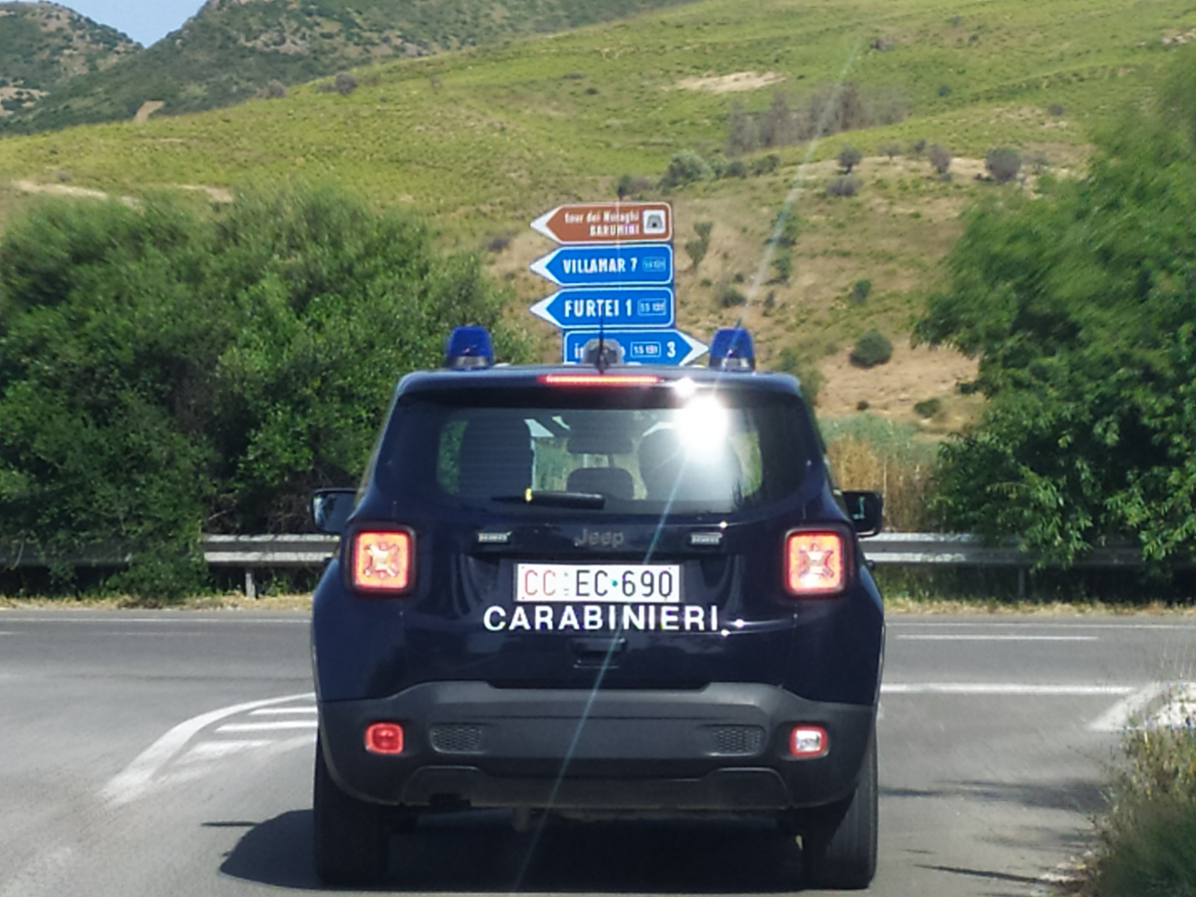 Autocarro colpisce una Panda a Villamar, chiusa per ore la Ss 197