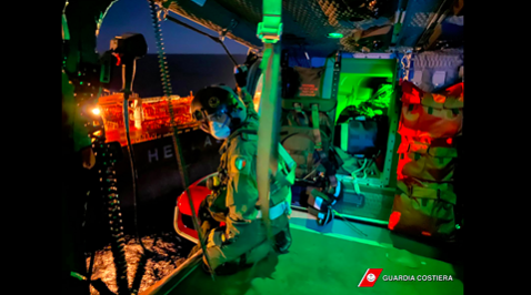 Malore sul traghetto, passeggera soccorsa dalla Guardia costiera di Cagliari