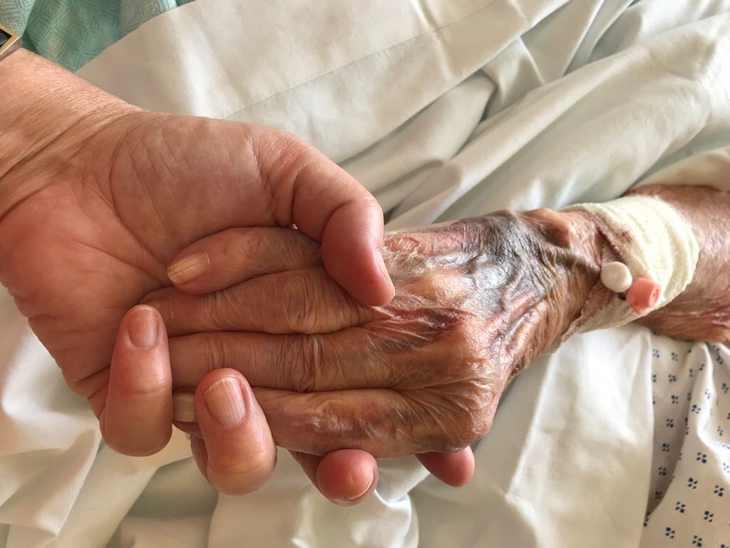 Cagliari, “mia figlia positiva dopo la festa di compleanno: un’odissea la fila per il tampone”