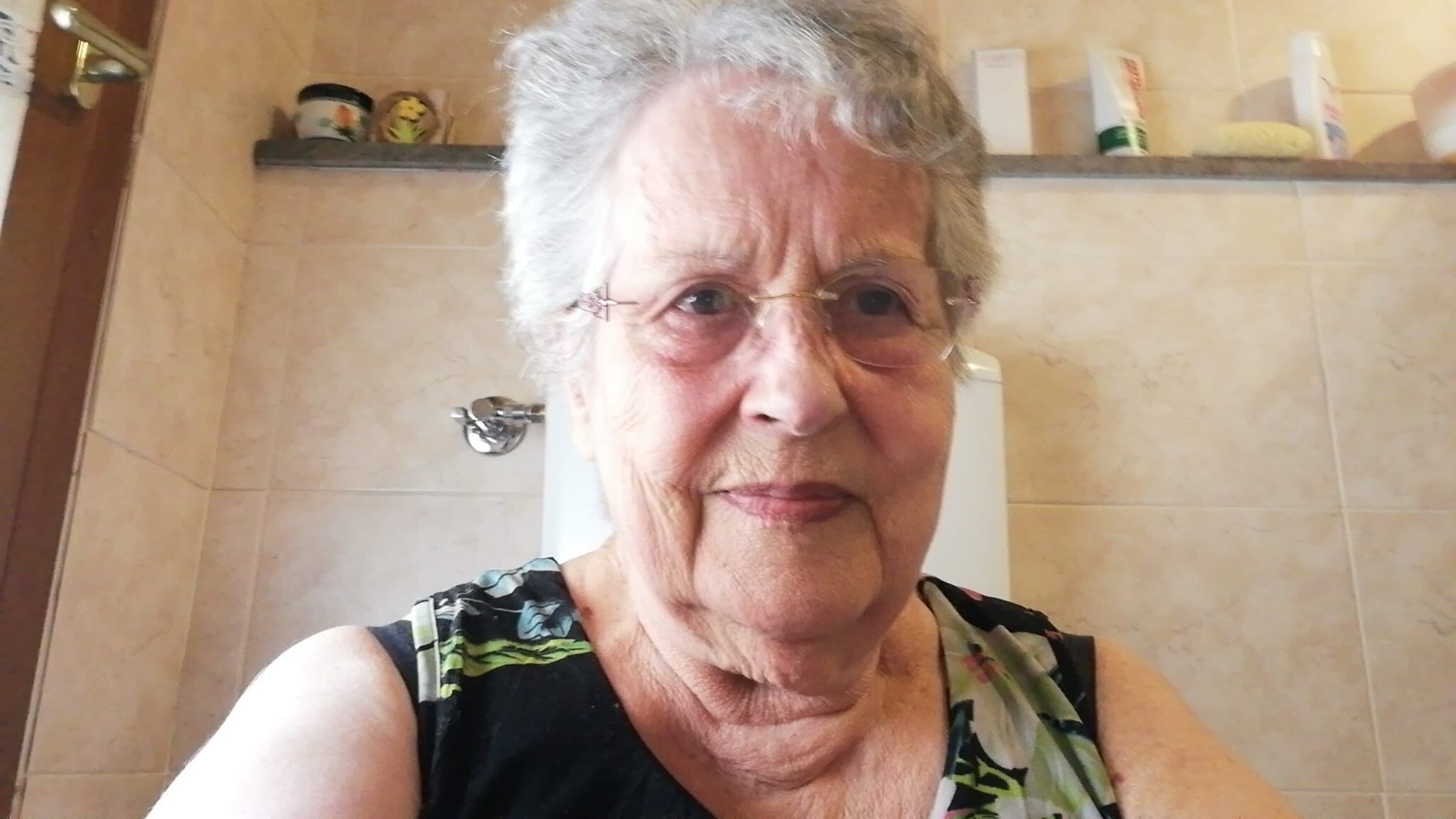 “Disabile e prigioniera in casa da 3 anni ad Assemini, tutta colpa di un marciapiede spaccato”