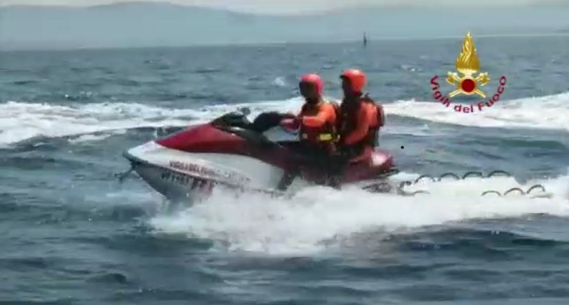 Esce in mare con la tavola e scompare a San Teodoro, i soccorritori lo ritrovano a 8 chilometri di distanza