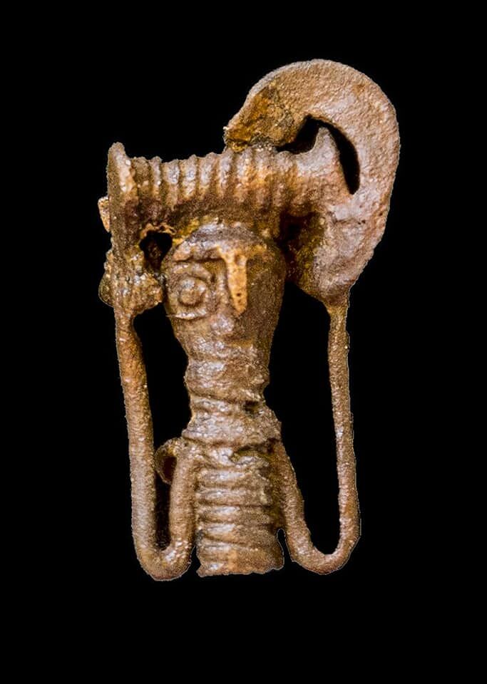 Straordinaria scoperta, bronzetto nuragico trovato in un sito sommerso nel Lazio