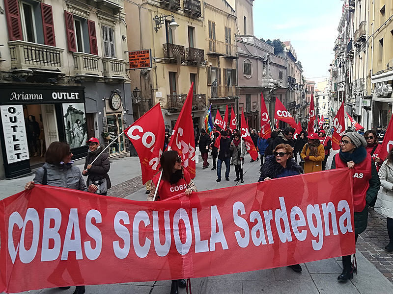 Insegnanti sardi furiosi: “No al green pass, è un Tso che colpisce i non vaccinati”