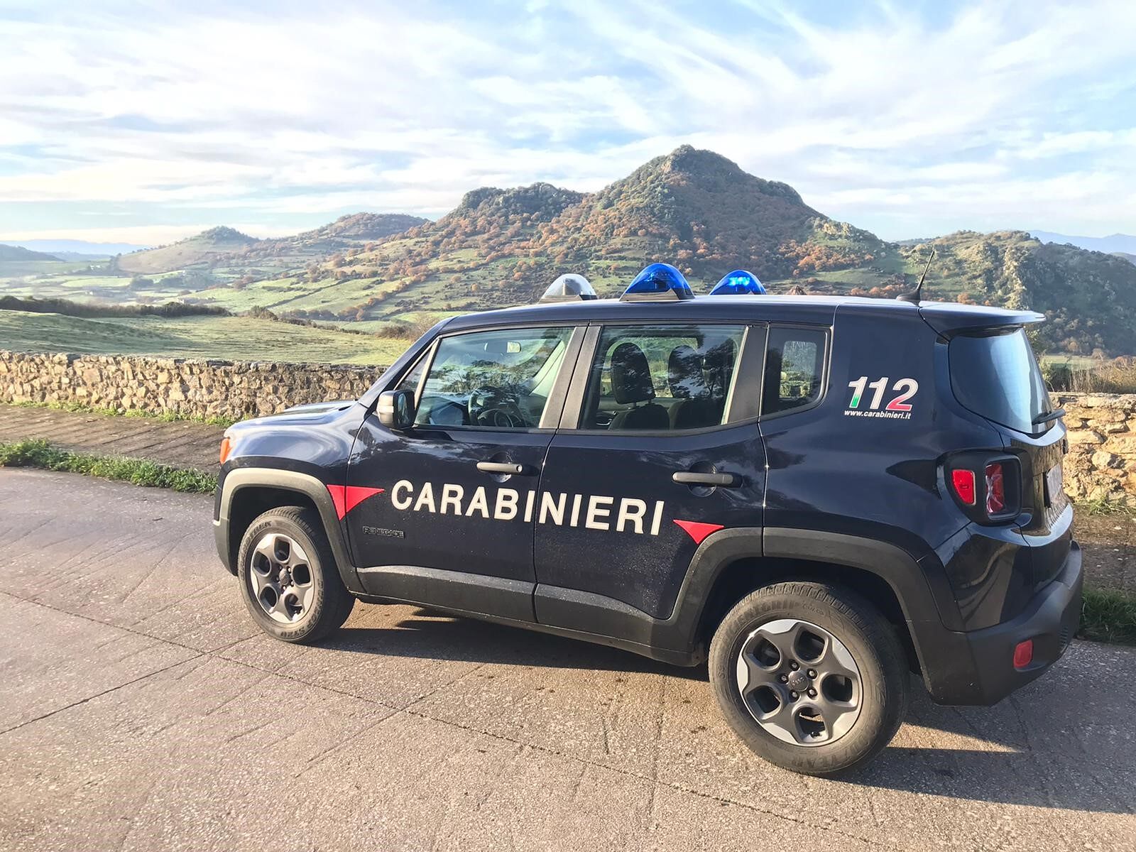 Famiglie “divise” e case abbandonate abitate per finta: 30 furbetti del reddito di cittadinanza scovati in Sardegna