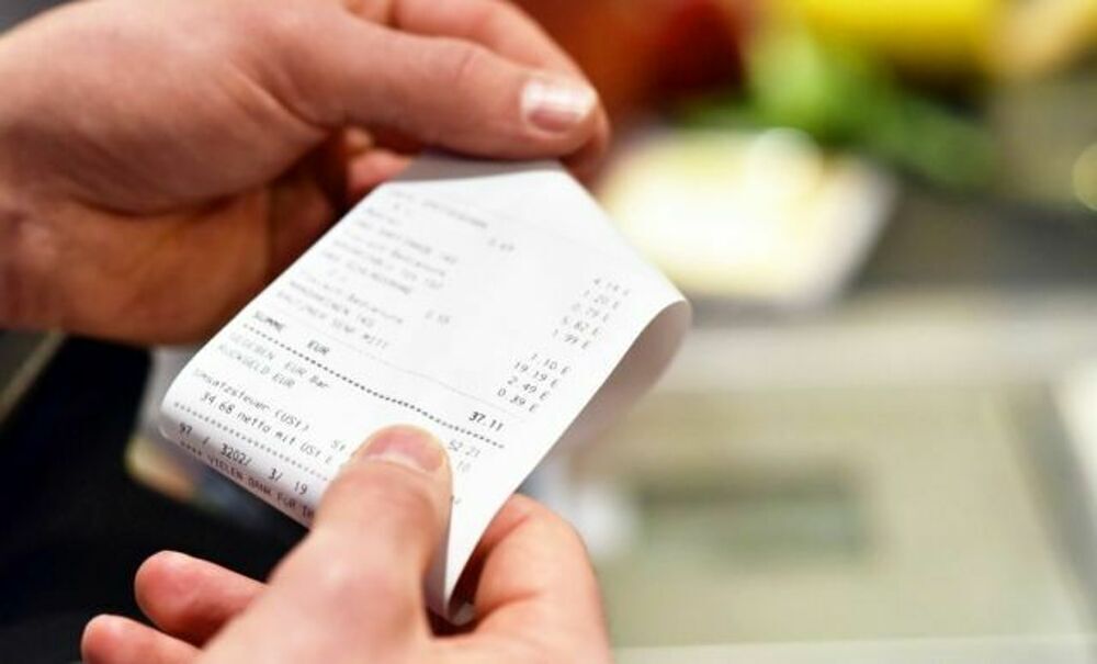 Cagliari, famiglia baciata dalla fortuna: vinti 100 mila euro con 18 euro di spesa al market