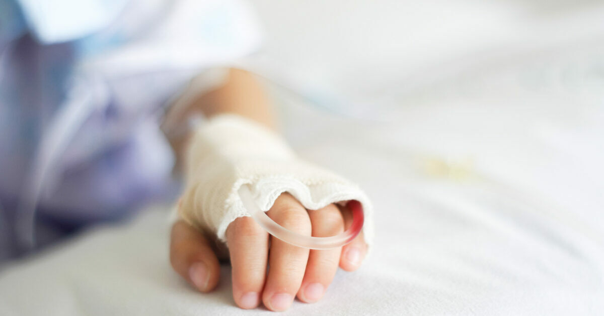 Paola, 5 anni, affetta da malattia rara: “Ogni mese combatte per avere i farmaci”