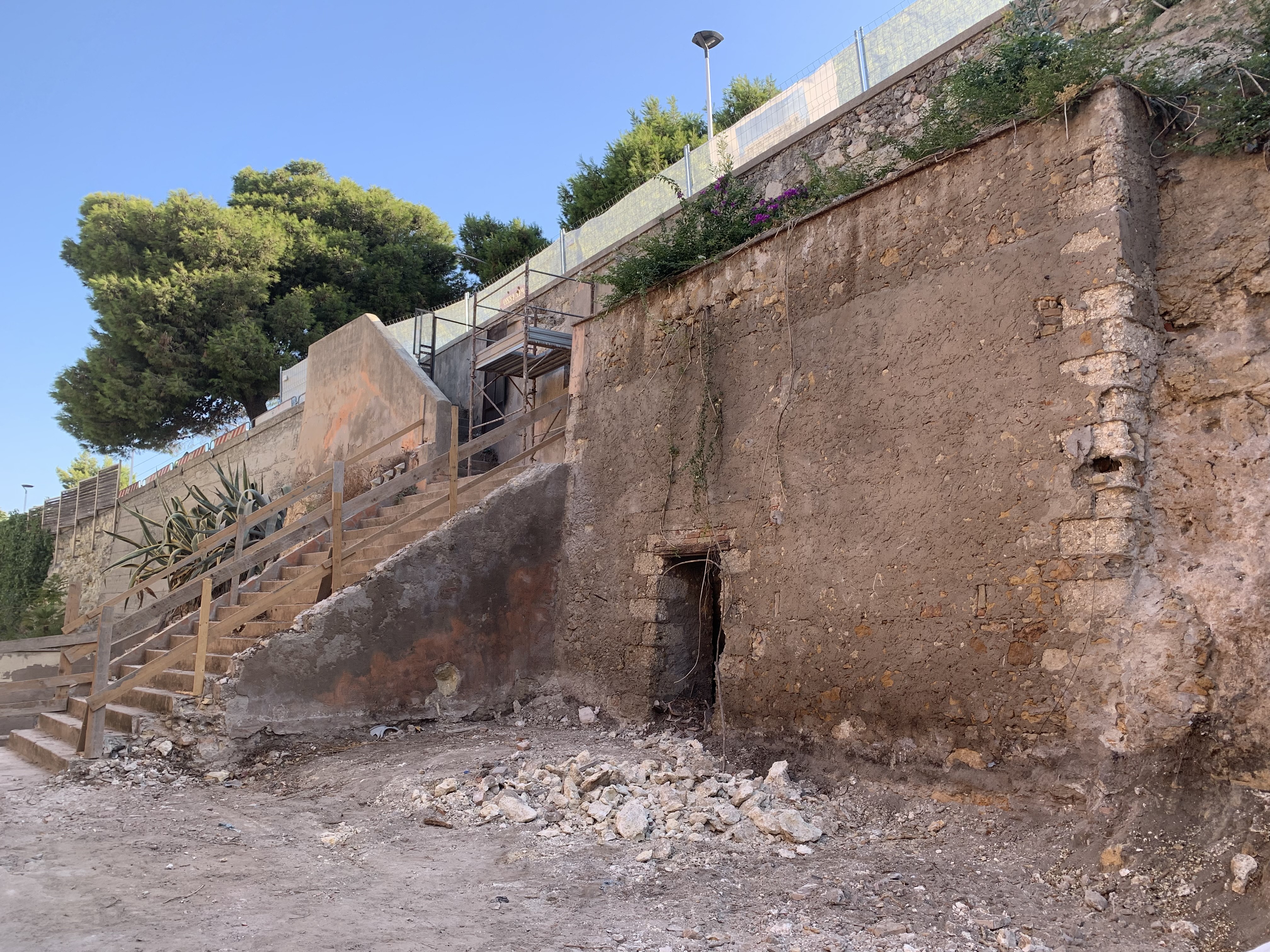 Cagliari, riaffiora alla luce un vecchio rifugio di guerra in via Bottego