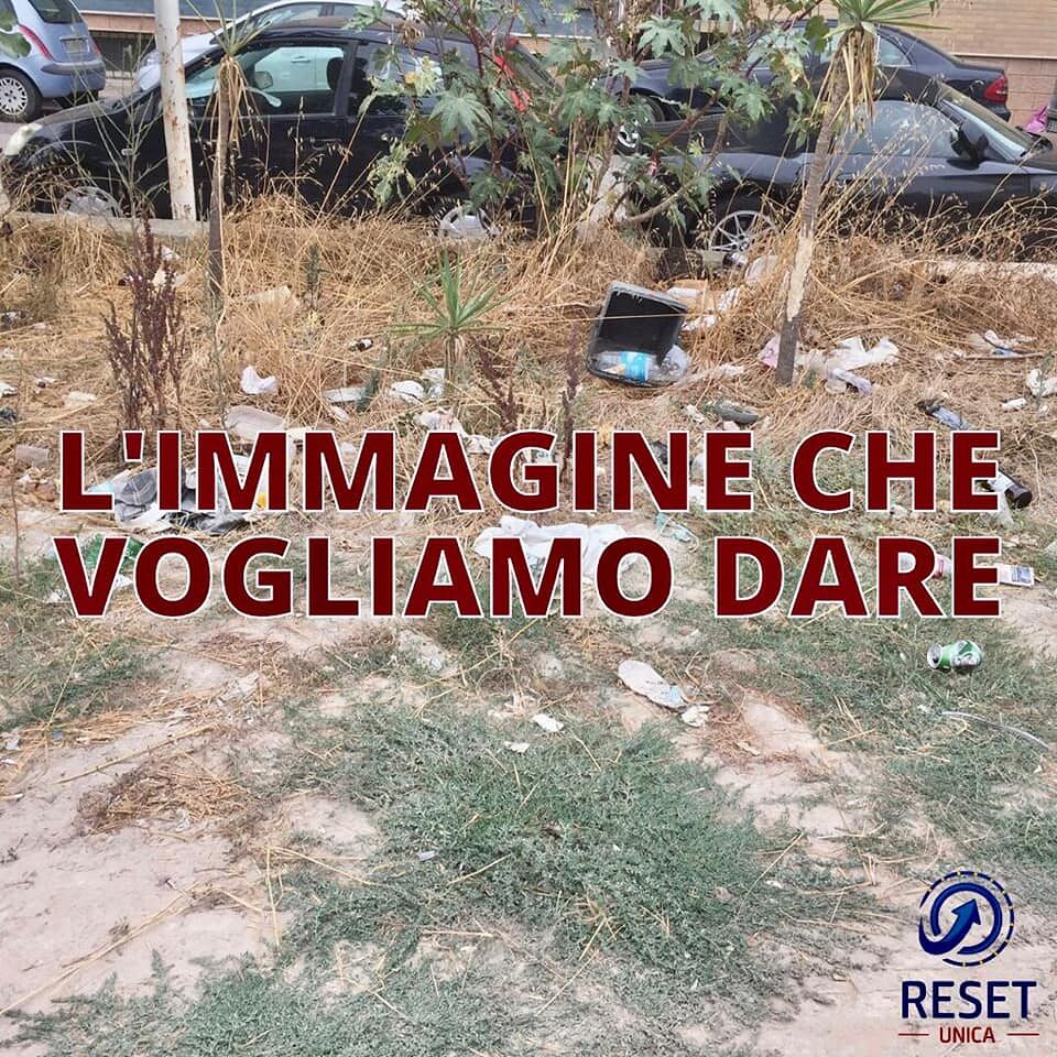 Spazzatura davanti alla mensa di via Trentino: “Questa è l’immagine della nostra Università di Cagliari?”