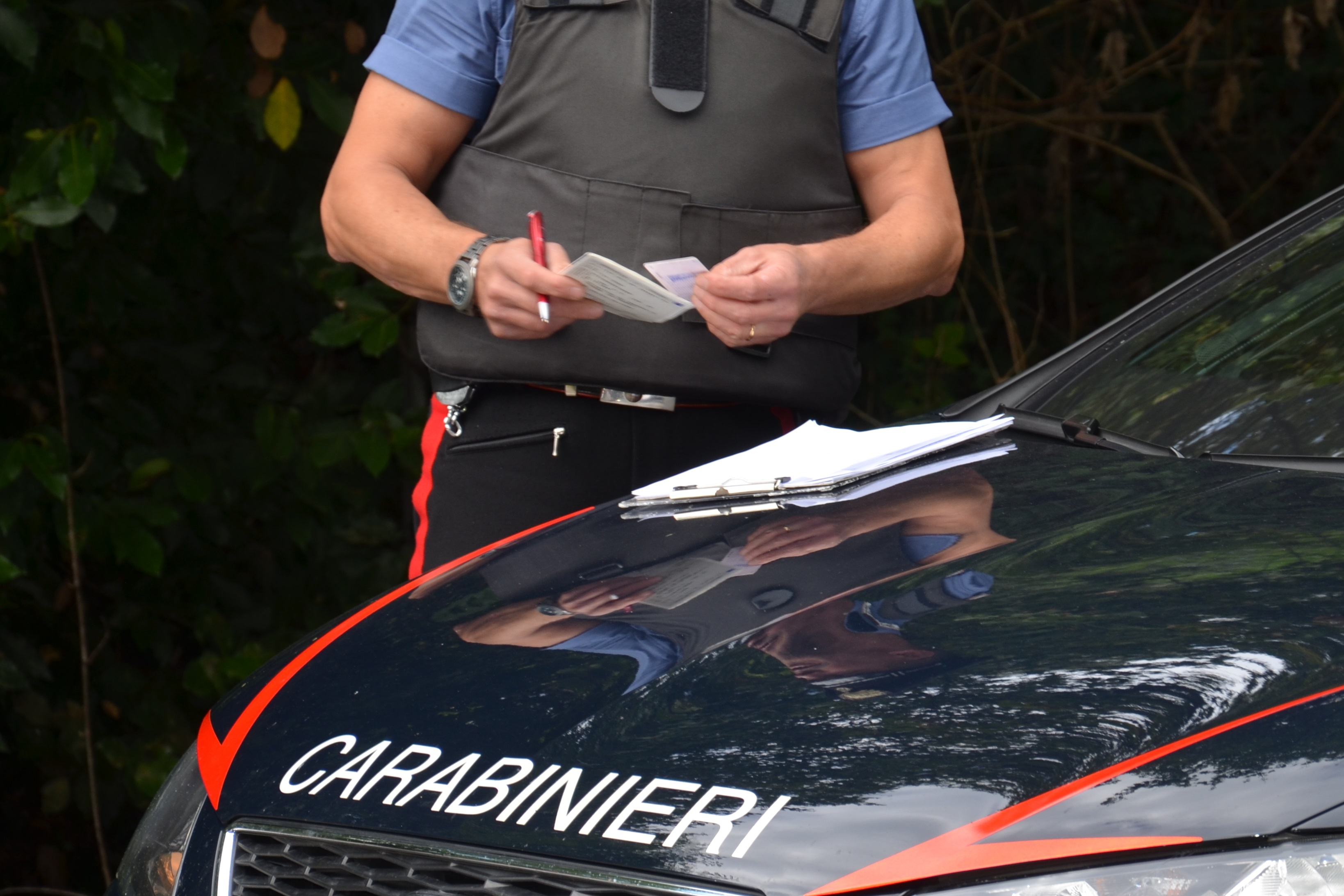 Prende l’auto senza permesso e si schianta su un muro: 20enne denunciato a Siurgus Donigala