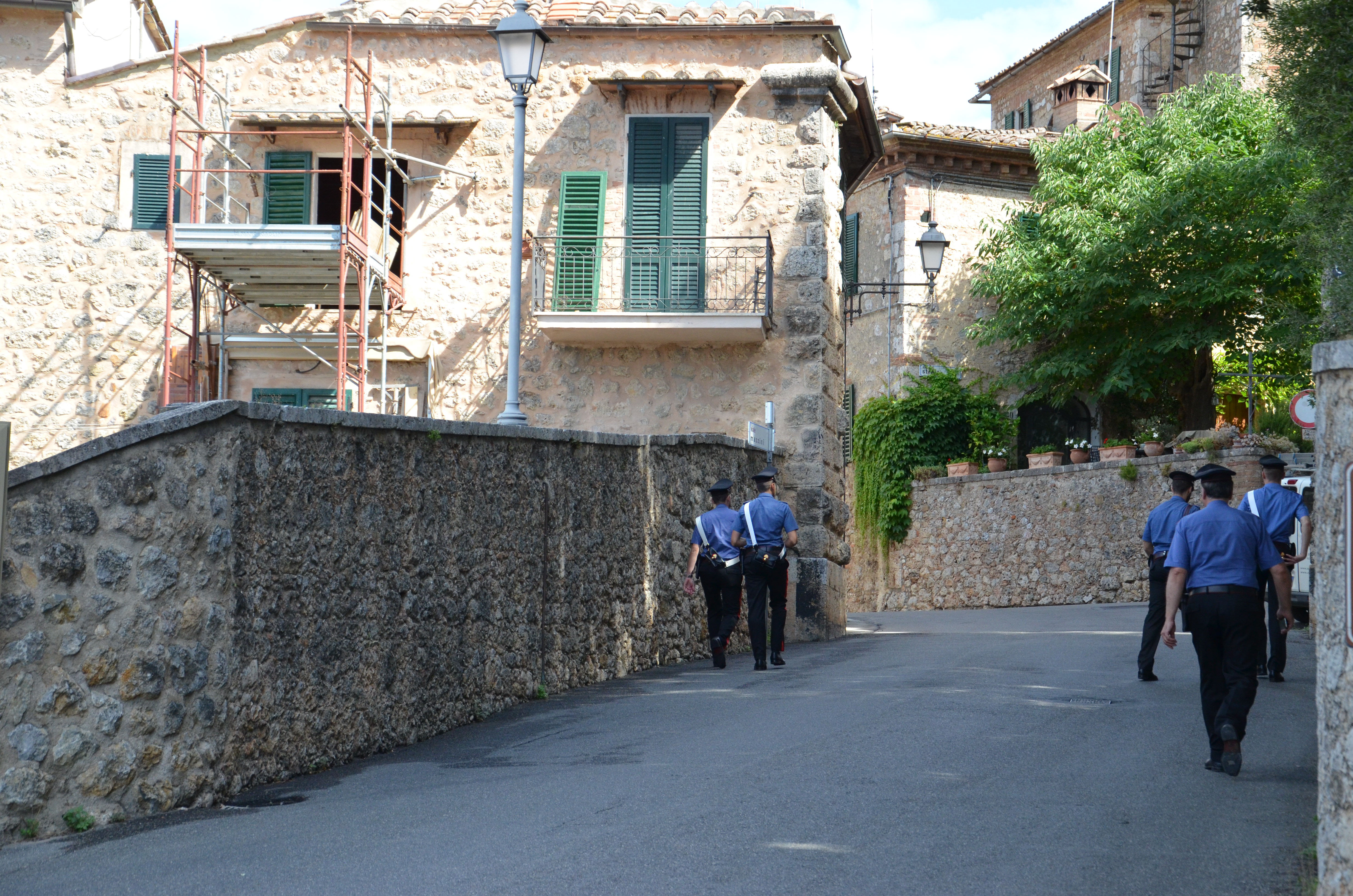 Spaccio davanti alle scuole a Monserrato, 17enne denunciato dai carabinieri