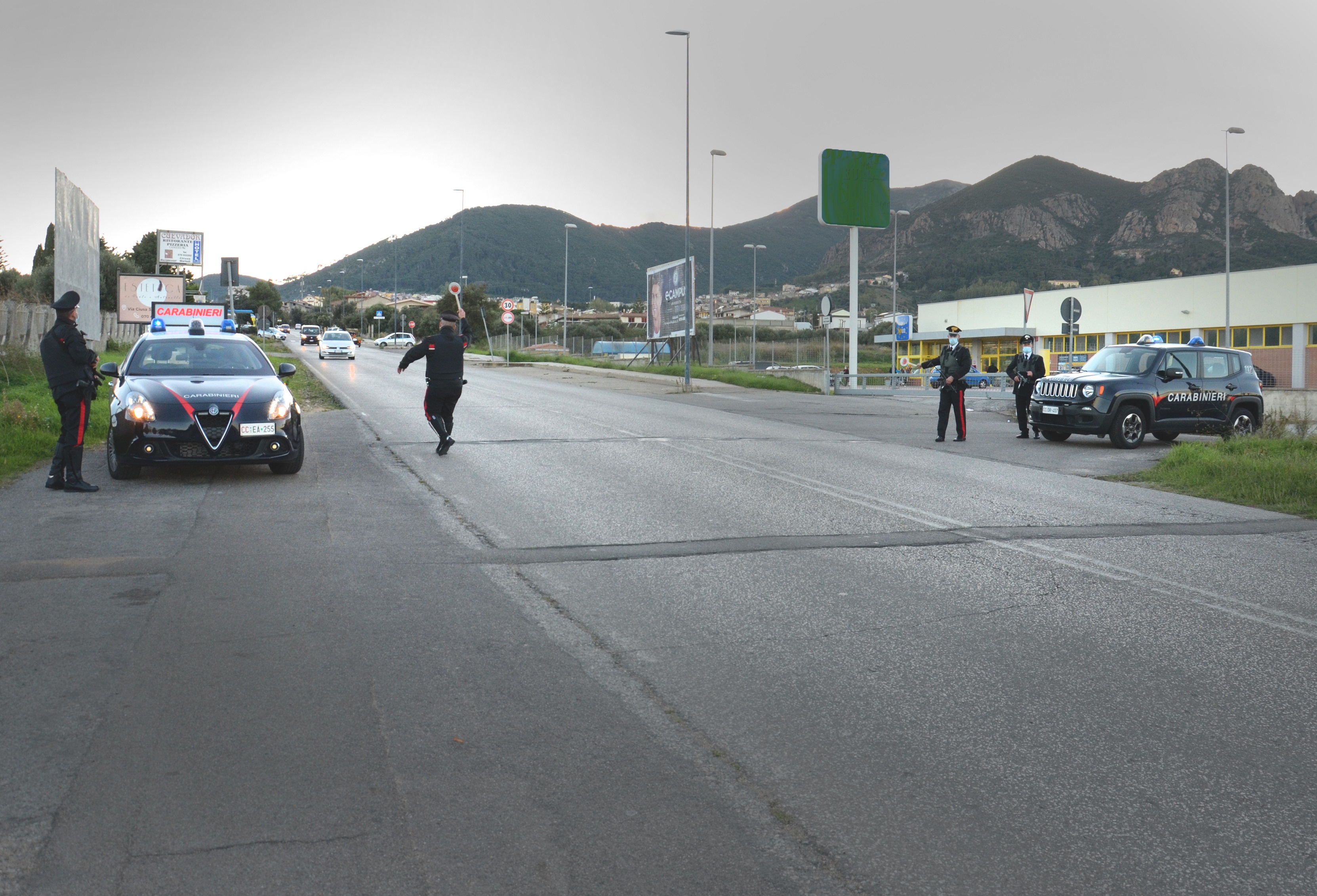 San Gavino Monreale, alla guida di una Porsche con la patente sospesa: nei guai 52enne