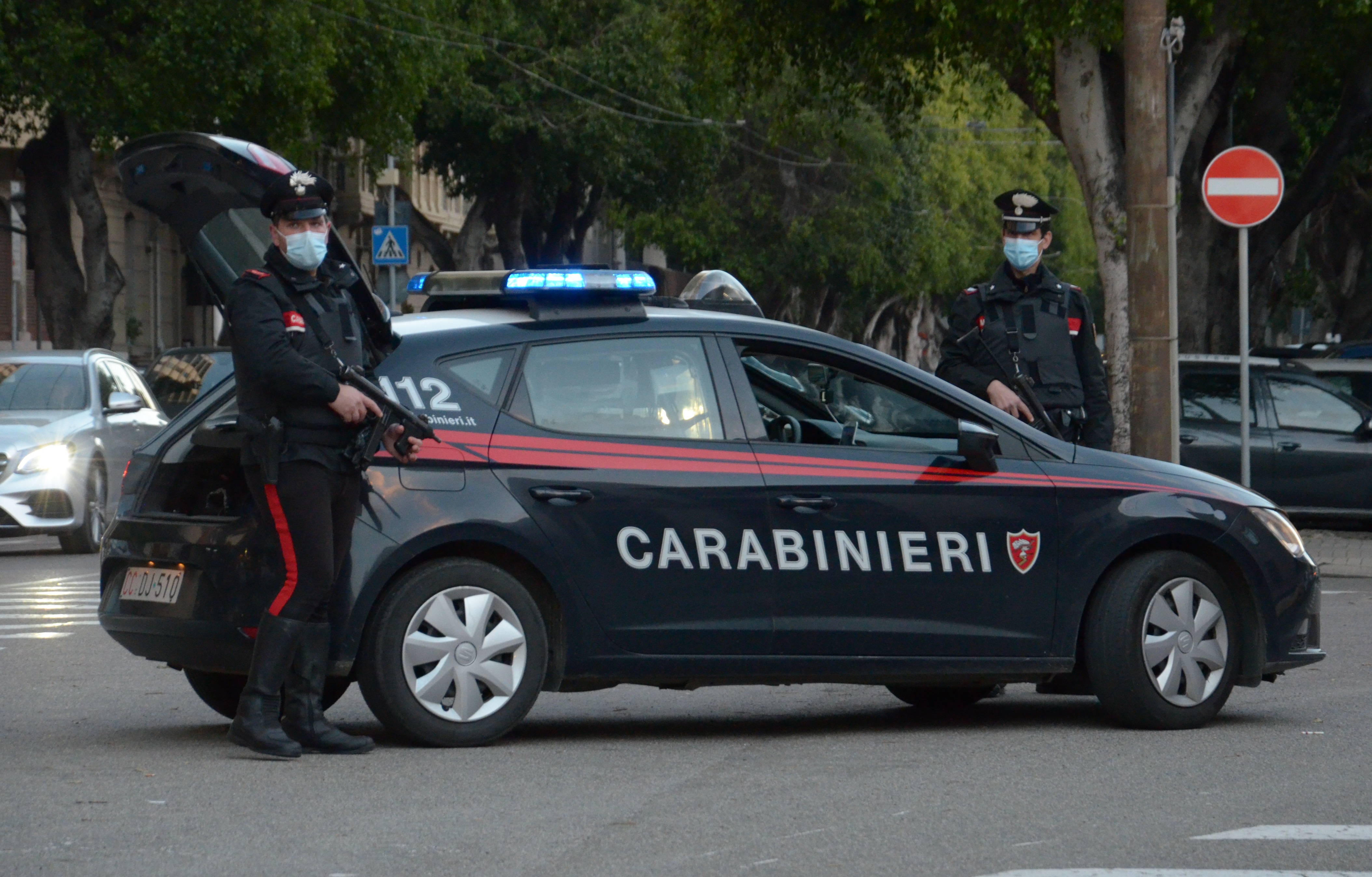 E’ ai domiciliari ma viene trovato a passeggio: allevatore denunciato a Serramanna