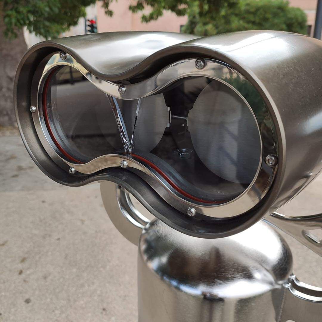 Cagliari, spaccati i nuovi binocoli panoramici del Bastione: “Gli idioti e i vandali non amano la città”