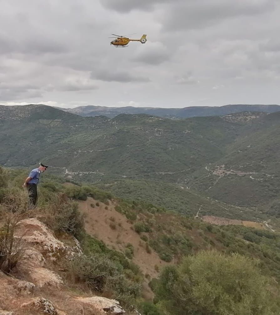 Cade in un dirupo e perde conoscenza, macellaio soccorso dai carabinieri ad Armungia