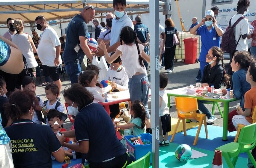 La Sardegna accoglie i profughi afghani, giochi e merendine per i bimbi: “35 saranno ospitati a Cagliari”