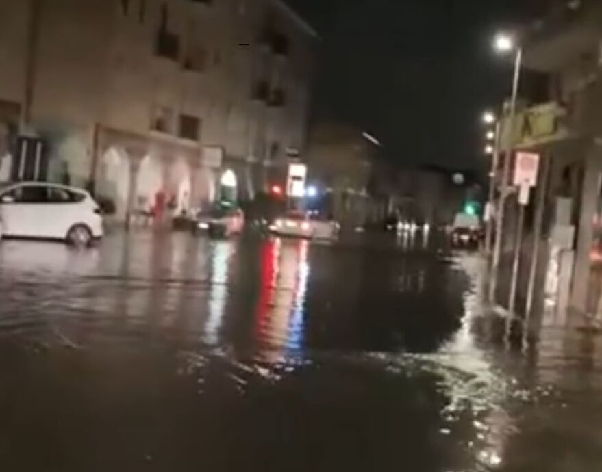 Piogge torrenziali e bomba d’acqua sul Cagliaritano, strade come fiumi da Sestu a Sanluri