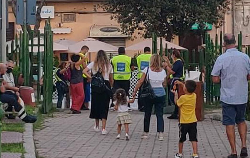 Quartu, polemiche sulla sfilata di abiti al parco: “Ingresso vietato a tutta l’area senza green pass”