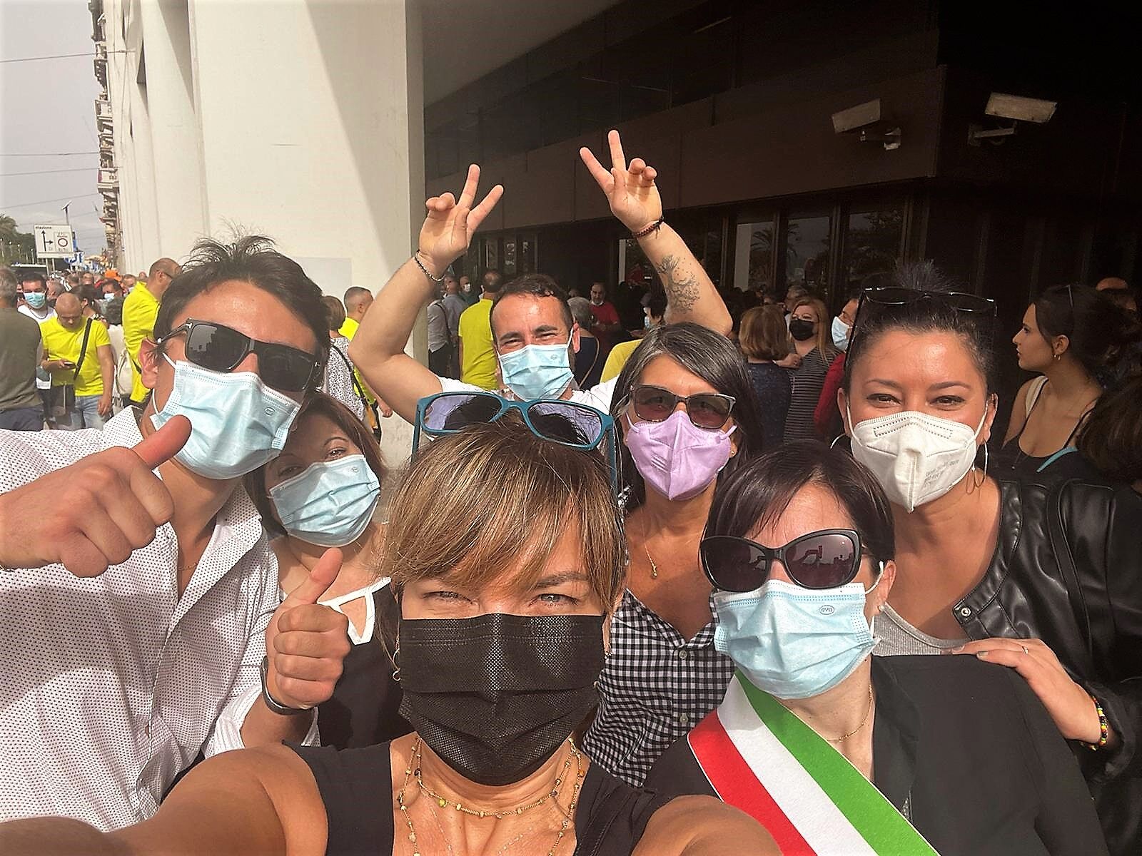 Migliaia di persone in piazza a Cagliari contro “lo sfascio della sanità sarda, abbandonata a se stessa da Solinas”