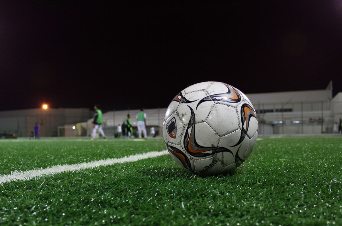 Monserrato, luci al Comparto 8: “Sì alle partite di calcio in notturna e ai nuovi spogliatoi”