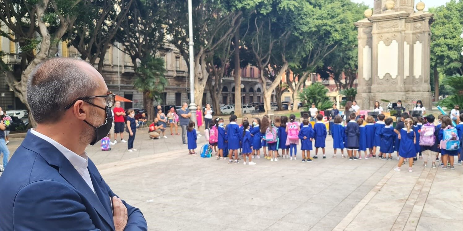 Cagliari, la nuova idea di Truzzu: “Bimbi a lezione all’aperto per riqualificare Piazza del Carmine”