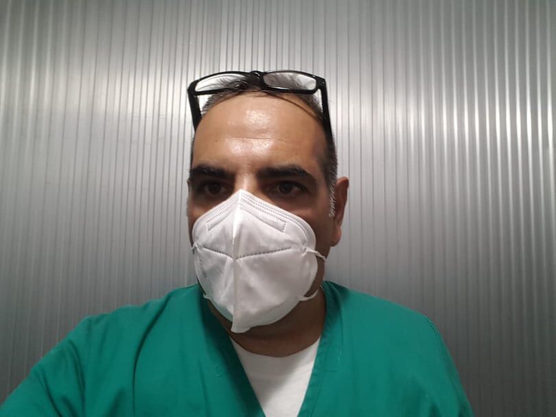 Cagliari, la rabbia dell’Oss vaccinato: “Grazie Speranza, senza green pass non posso portare mia figlia a scuola”