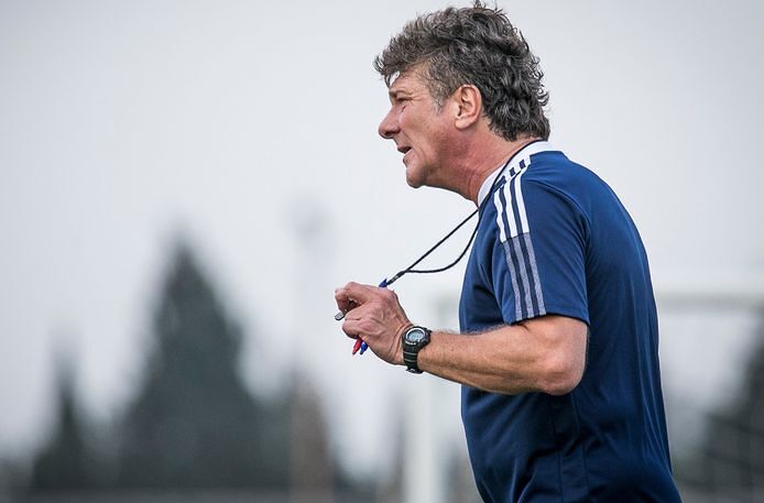 Mazzarri vuole un Cagliari concreto ma ambizioso e senza limiti: “Gigi Riva per me era un padre, soffrii ad andar via”