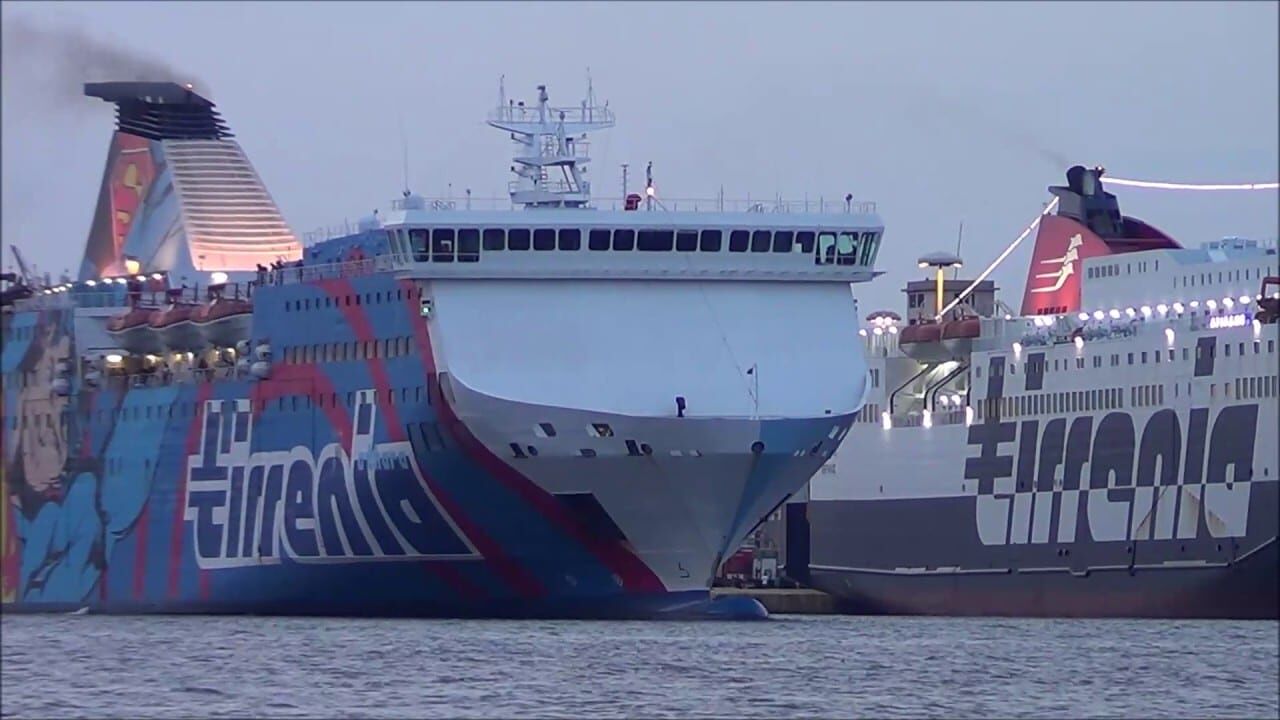 Cagliari sempre più isolata, la Tirrenia per Civitavecchia scompare all’orizzonte: addio allo storico collegamento