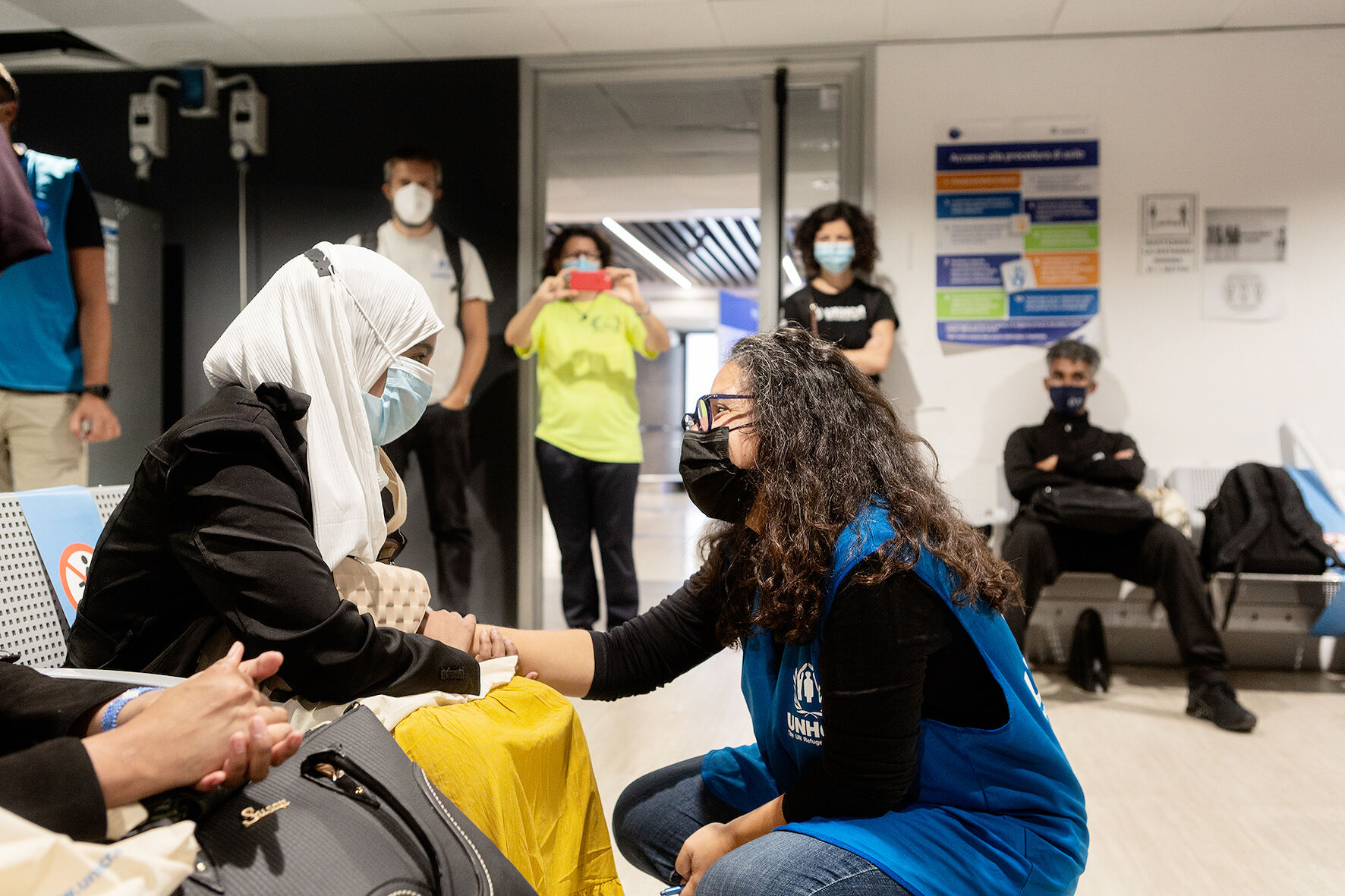 Trentasette giovani rifugiati africani sono atterrati a Fiumicino: “Due studieranno all’Università di Cagliari”