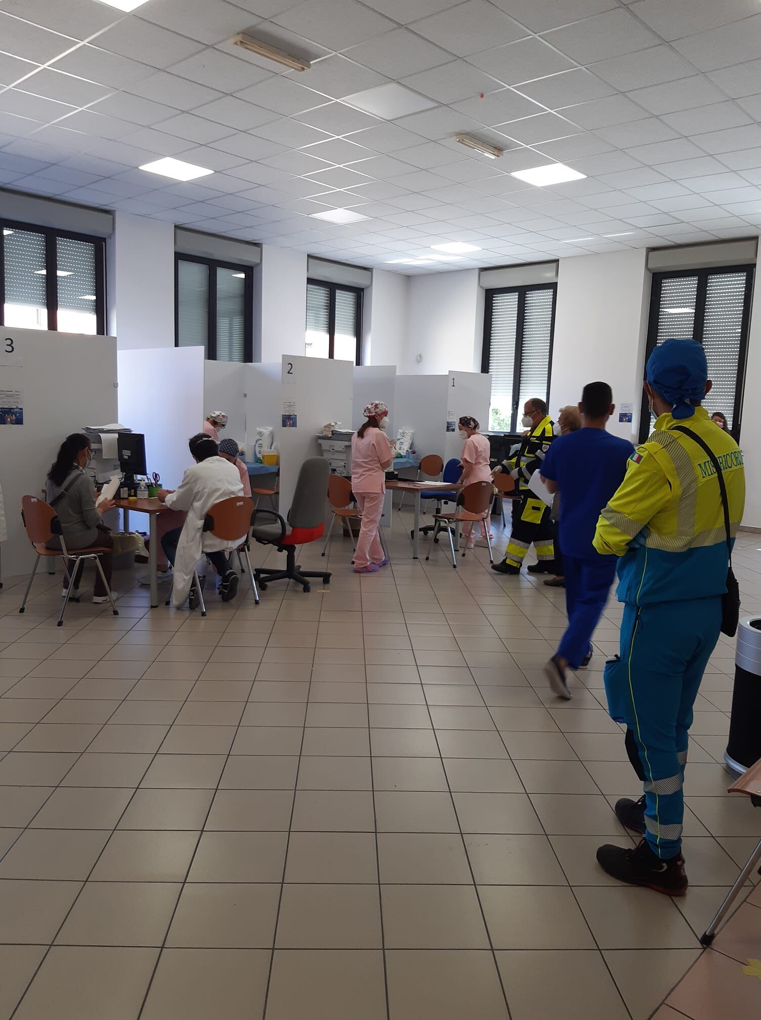 Capoterra, arriva l’Open Night dei vaccini senza prenotazione: dai 12enni ai centenari, le dosi ci sono per tutti