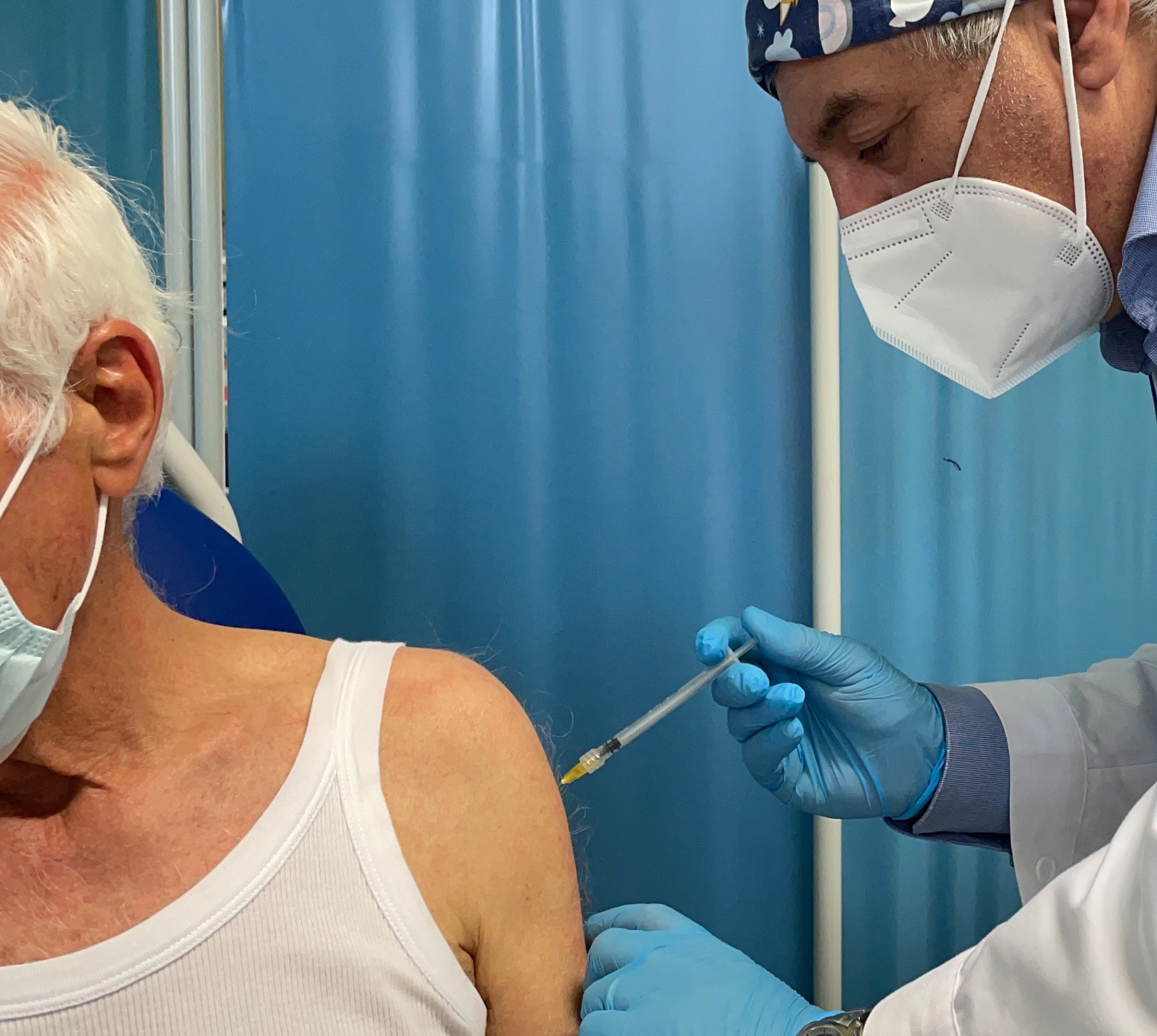 Sardegna, altri cinque morti per il Covid: contagi quasi stabili, diminuiscono per fortuna i ricoveri