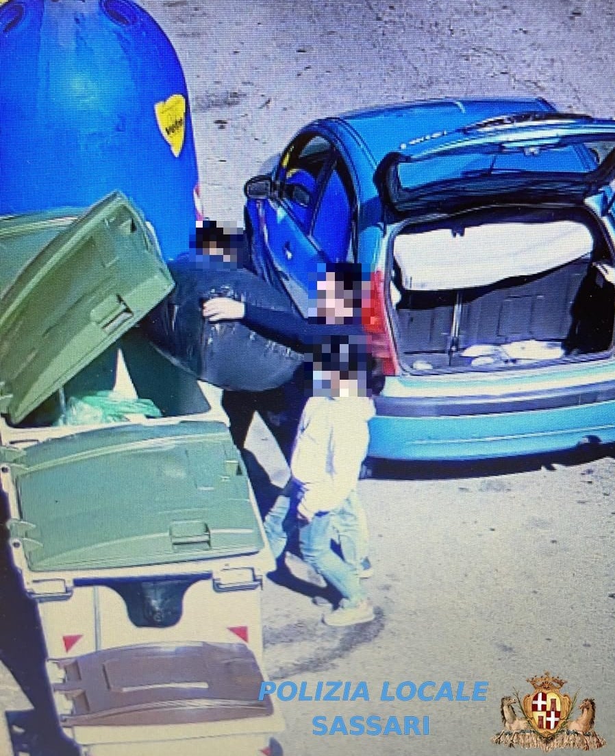 Tolleranza zero per gli incivili del cassonetto, a Sassari multati in 146